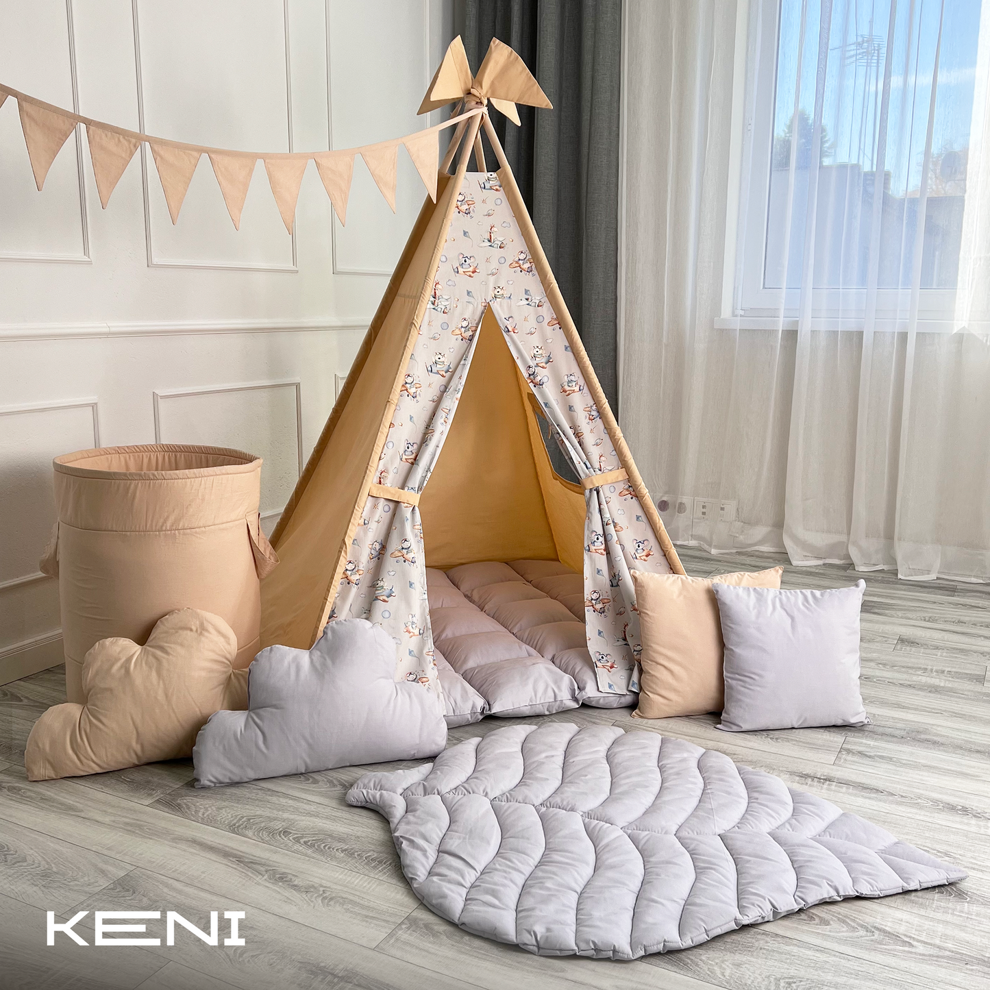 Children's tipi tent «Flying Animals» Beige
